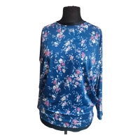 Wzorzysta bluzka Oversize z lejącego materiału - pudrowe kwiatuszki